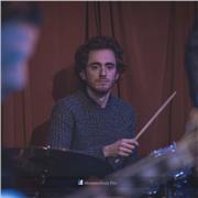 Insegnante di Musica: batteria, percussioni, basso, teoria e solfeggio